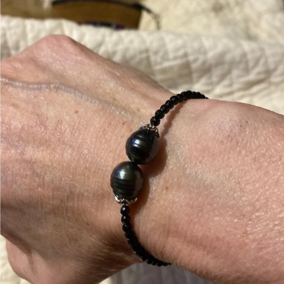 Tahitian Black Pearls with Black Spinel Bracelet - Picture 3 of 3